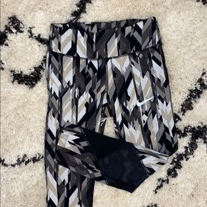 Cropped Nike Leggings